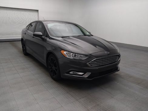Used 2017 Ford Fusion SE w/ Equipment Group 201A FWD image 13