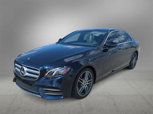 Used 2020 Mercedes-Benz E 350 Sedan image 4