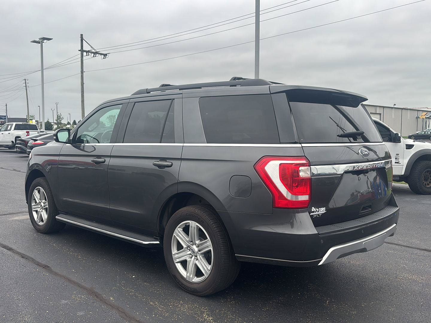 Used 2020 Ford Expedition XLT w/ Equipment Group 202A AWD/4WD image 4