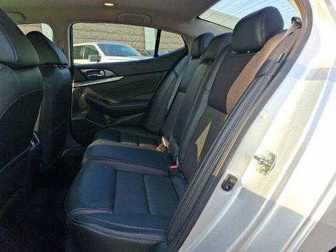 Used 2019 Nissan Maxima 3.5 SV image 10
