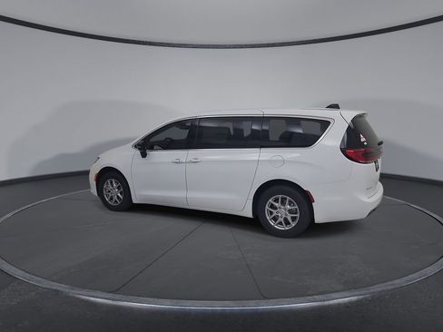 New 2026 Chrysler Pacifica Select image 10