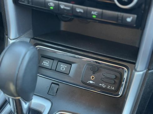 Used 2022 Subaru Ascent Limited w/ Technology Package image 37