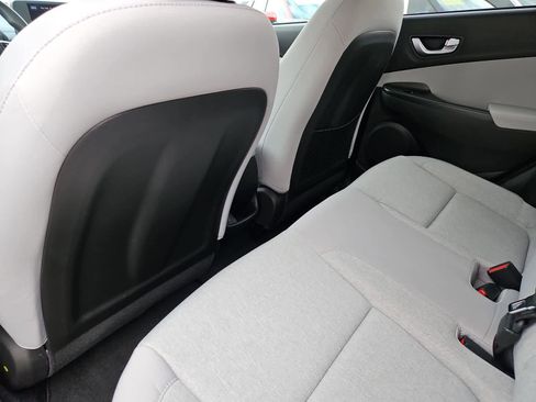 Used 2023 Hyundai Kona SE FWD image 19