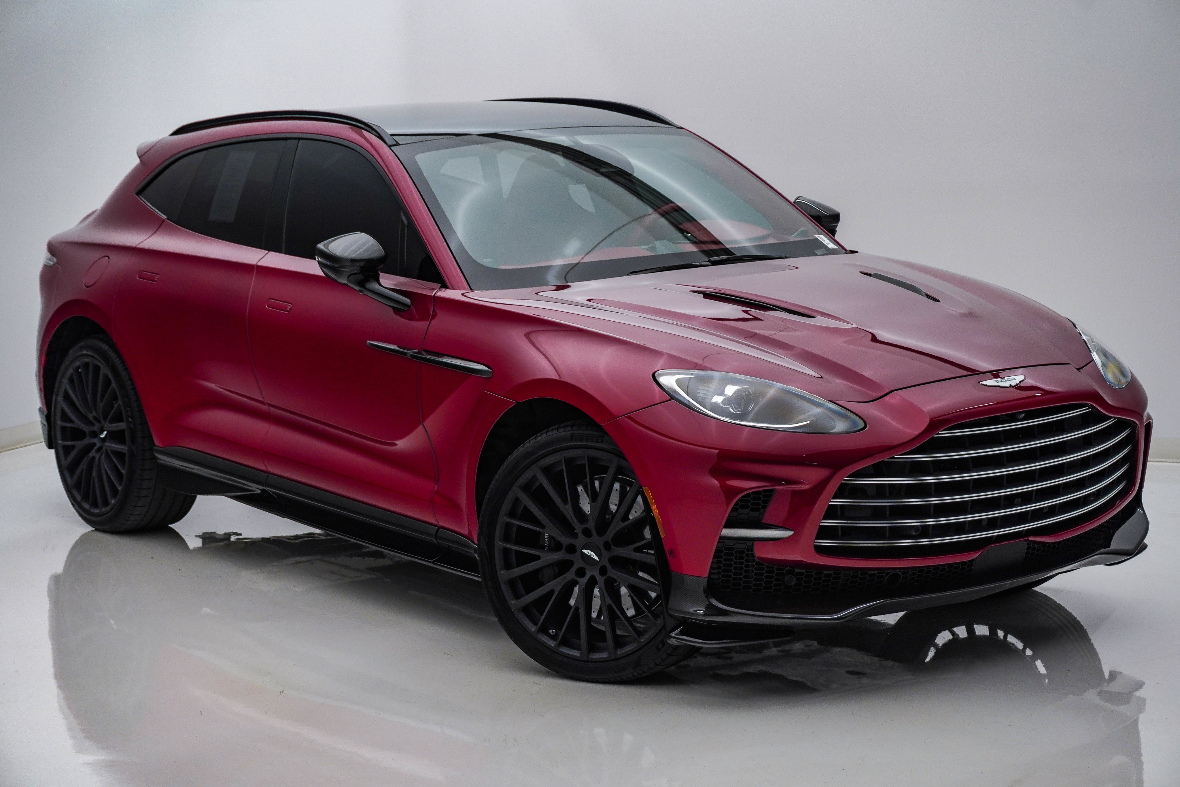 Used 2025 Aston Martin DBX 707 AWD/4WD image 3