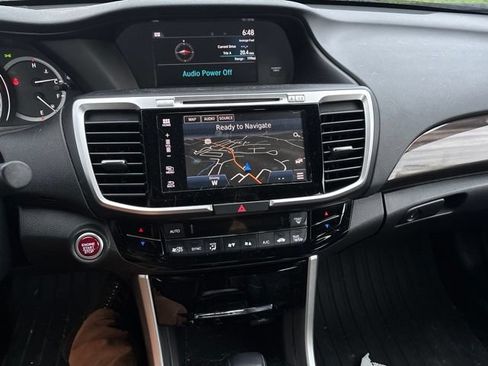 Used 2017 Honda Accord Touring image 16