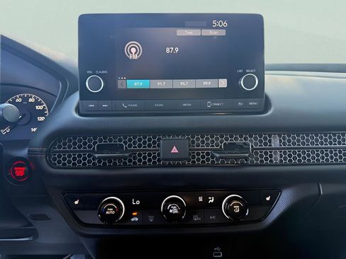 Certified 2025 Honda HR-V Sport image 18