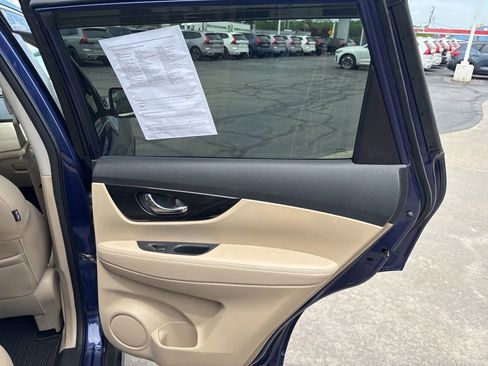 Used 2019 Nissan Rogue SL w/ Premium Package AWD/4WD image 34