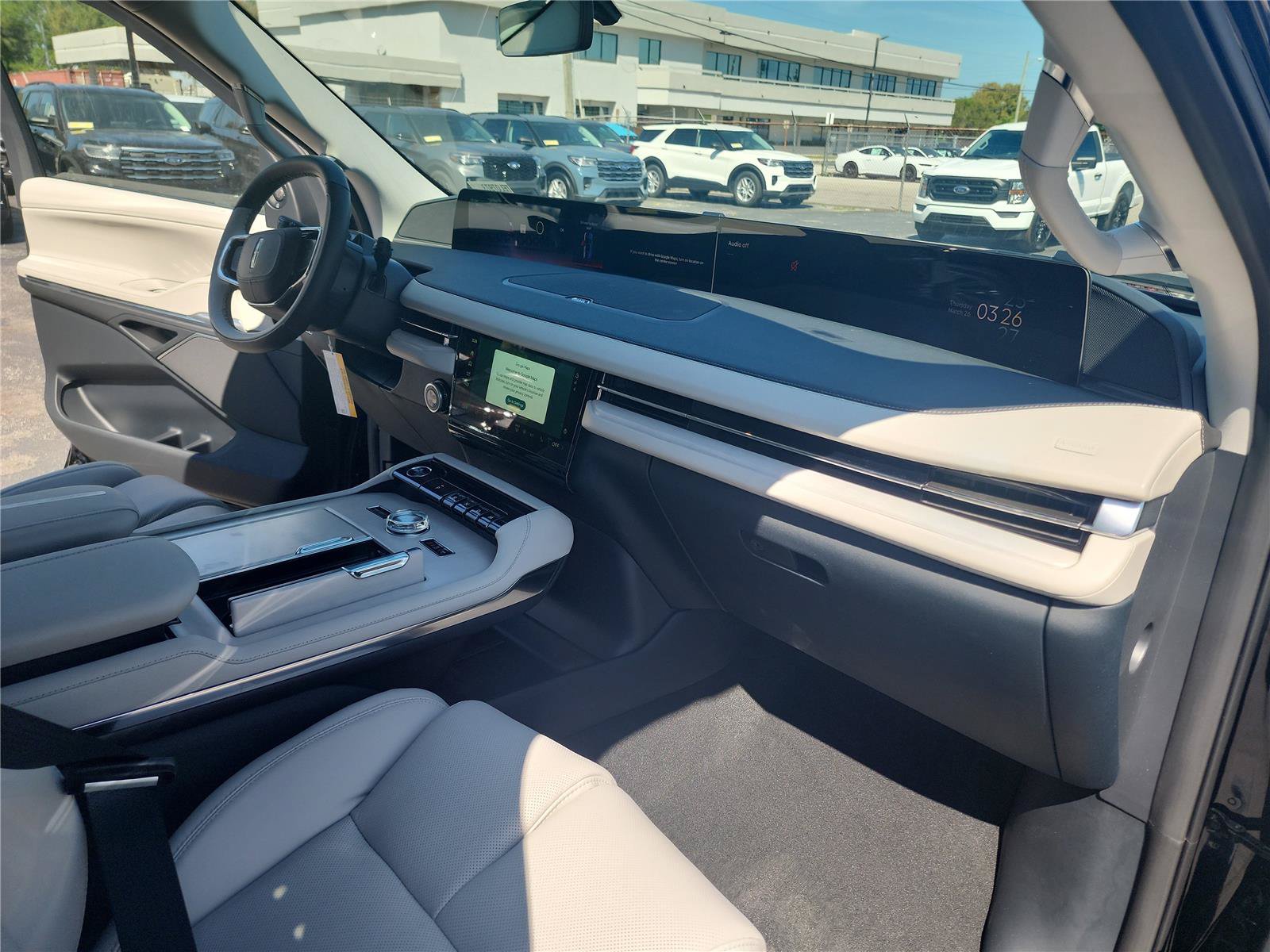 New 2026 Lincoln Navigator Premiere AWD/4WD image 24