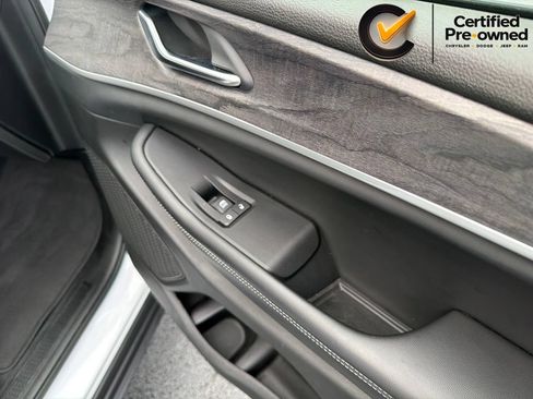Certified 2023 Jeep Grand Cherokee L Limited w/ Black Appearance Package AWD/4WD image 38