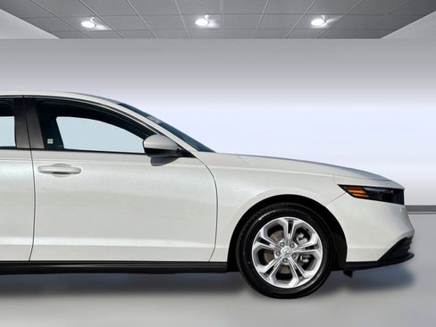 Used 2024 Honda Accord LX image 33