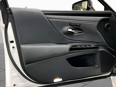 Used 2025 Lexus ES 350 w/ Premium Package FWD image 20