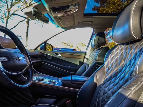 Used 2023 Genesis GV80 3.5T image 8