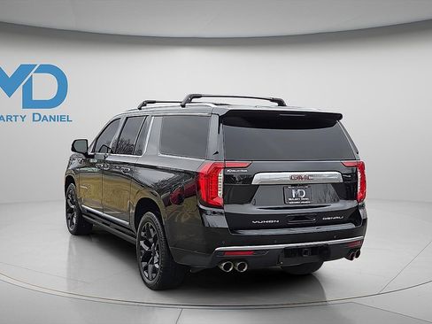 Used 2021 GMC Yukon XL Denali w/ Denali Premium Package image 4