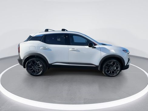 New 2026 Nissan Kicks SR w/ SR Premium Package AWD/4WD image 9