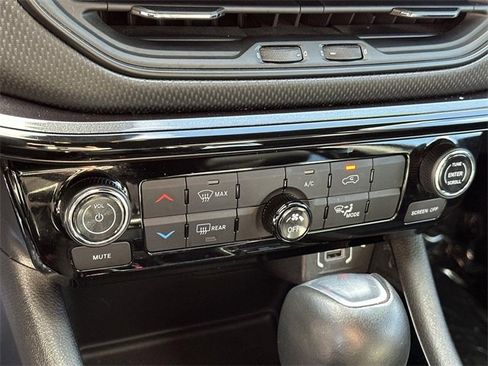 Used 2023 Jeep Compass Altitude image 36