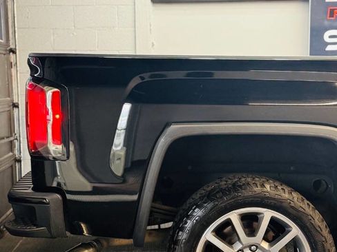 Used 2017 GMC Sierra 1500 Denali AWD/4WD image 5