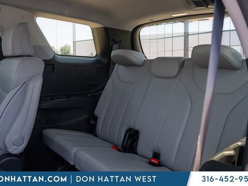 Used 2025 Hyundai Palisade SEL FWD image 19