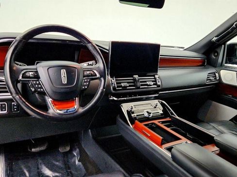 Used 2022 Lincoln Navigator L Reserve image 13