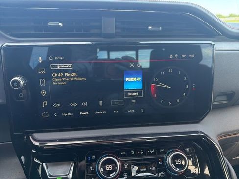 Used 2024 GMC Sierra 2500 AT4 w/ AT4 Premium Plus Package AWD/4WD image 14