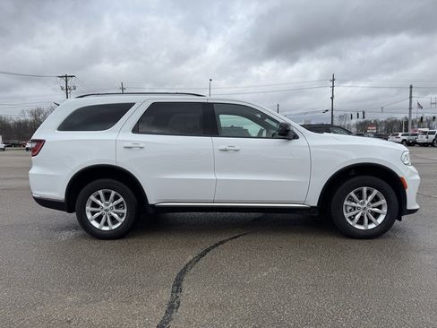 Used 2024 Dodge Durango SXT w/ 3rd Row Seating Group image 7