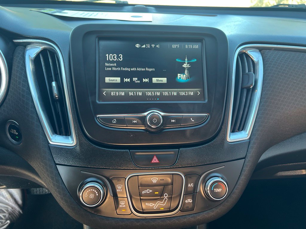 Used 2018 Chevrolet Malibu LT FWD image 31
