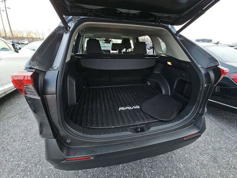 Certified 2020 Toyota RAV4 XLE w/ Convenience Package image 15