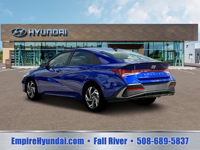 Certified 2025 Hyundai Elantra Sport FWD image 5