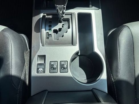 Used 2018 Toyota 4Runner SR5 Premium AWD/4WD image 34