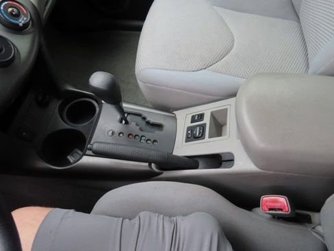 Used 2011 Toyota RAV4 4WD w/ Upgrade Value Pkg image 24