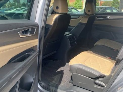 Used 2024 Volkswagen Atlas Cross Sport SE FWD image 8