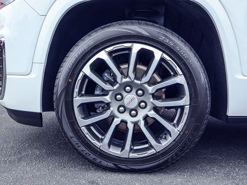 Used 2023 GMC Acadia Denali AWD/4WD image 18