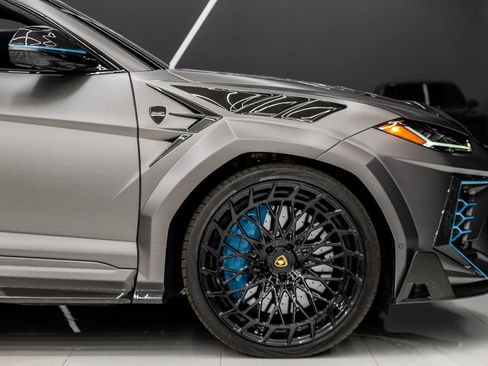 Used 2023 Lamborghini Urus Performante AWD/4WD image 32