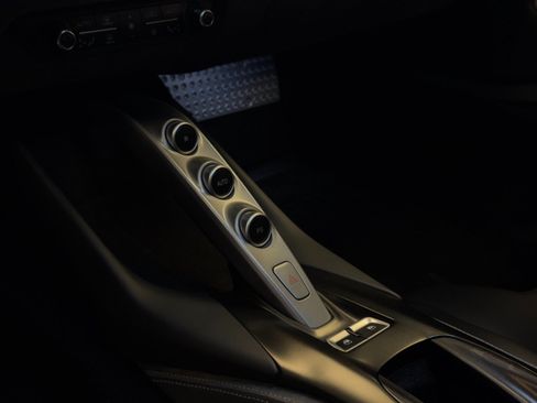 Used 2018 Ferrari 812 Superfast RWD image 18