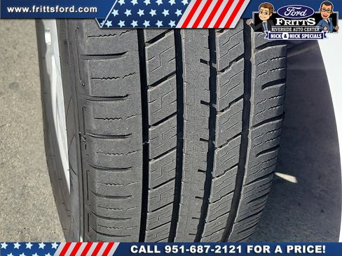Used 2018 Dodge Grand Caravan SE w/ UConnect Hands-Free Group FWD image 18