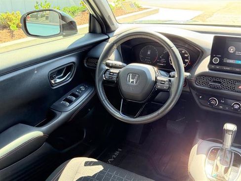 Used 2024 Honda HR-V Sport image 10