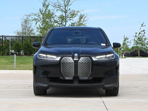 Used 2024 BMW iX xDrive50 w/ Premium Package AWD/4WD image 3
