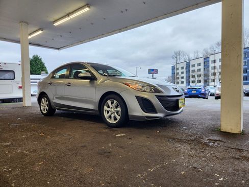 Used 2011 MAZDA MAZDA3 i Touring image 7