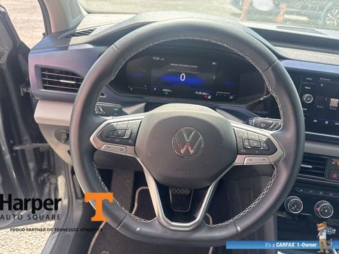 Used 2023 Volkswagen Taos SE w/ Panoramic Sunroof Package image 17
