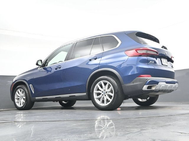 Used 2021 BMW X5 xDrive40i w/ Convenience Package AWD/4WD image 34