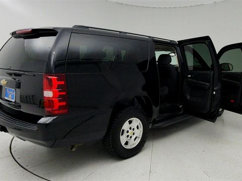 Used 2009 Chevrolet Suburban LS image 12