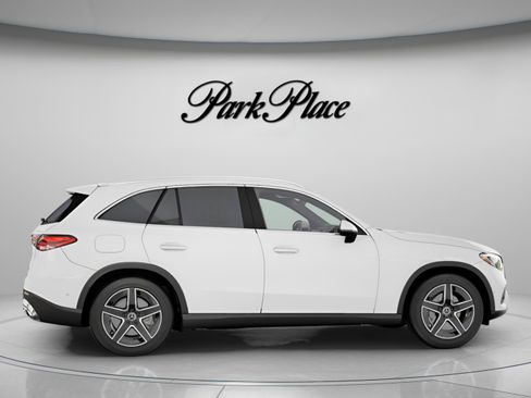 Used 2026 Mercedes-Benz GLC 300 4MATIC image 25