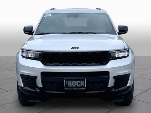Used 2025 Jeep Grand Cherokee L Altitude AWD/4WD image 4