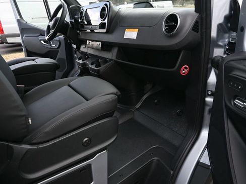 Used 2026 Mercedes-Benz Sprinter 3500 image 18