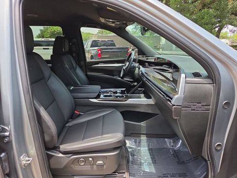 Certified 2026 Cadillac Escalade 2WD image 29