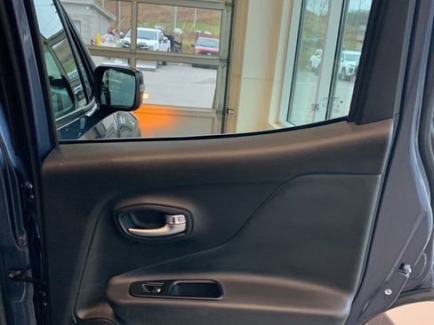 Used 2022 Jeep Renegade Altitude w/ Convenience Group image 21