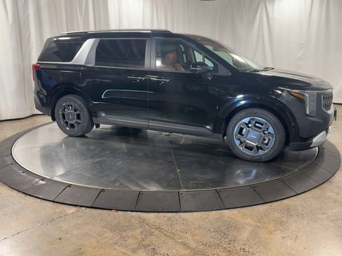 New 2026 Kia Carnival EX image 3