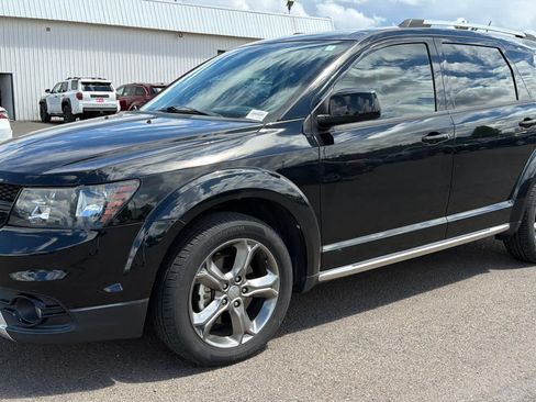 Used 2016 Dodge Journey Crossroad w/ Popular Equipment Group FWD image 2