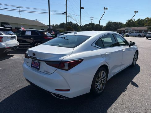 Used 2020 Lexus ES 350 w/ Premium Package FWD image 3