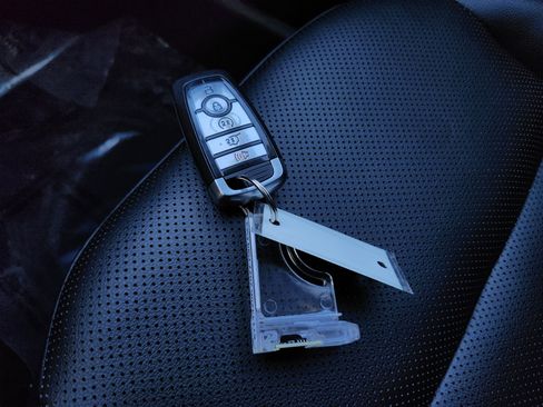 Used 2022 Ford Escape Titanium w/ Class II Trailer Tow Package image 15