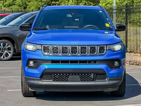 Used 2024 Jeep Compass Latitude AWD/4WD image 9